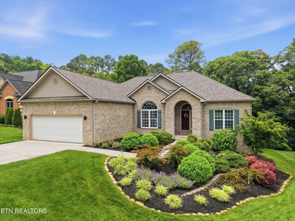 $774,900 | 151 Coyatee Circle, Loudon, TN 37774