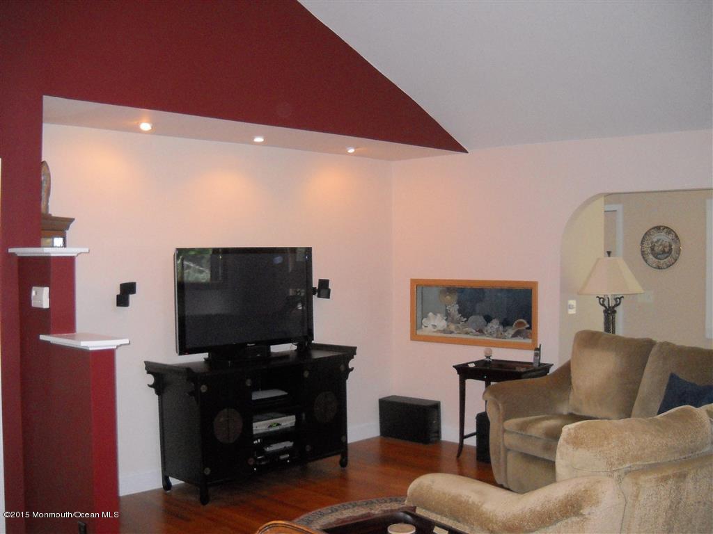 708 Monmouth Road Cream Ridge, NJ 08514 - Photo 13 of 24 Dilts 708 Monmouth Rd 016 (Medium) - Cop