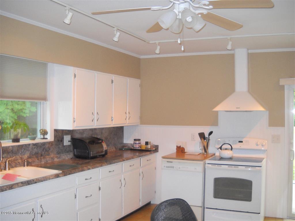 708 Monmouth Road Cream Ridge, NJ 08514 - Photo 9 of 24 Dilts 708 Monmouth Rd 012 (Medium) - Cop