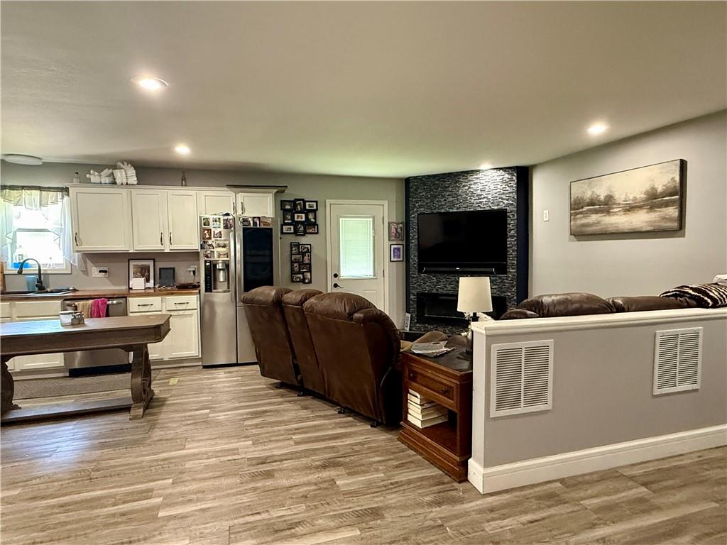 702 Kansas Street Burlington, KS 66839 - Photo 6 of 11