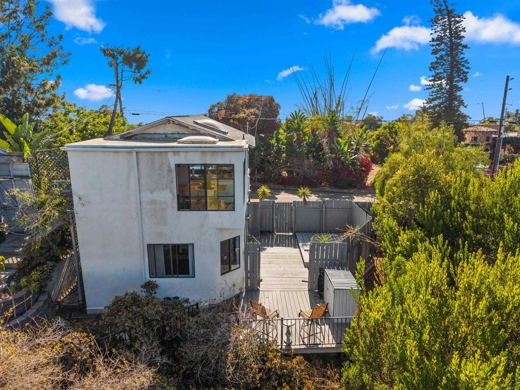 1243 Saxony Road Encinitas, CA 92024 - Photo 18 of 37 Gallery Image 18