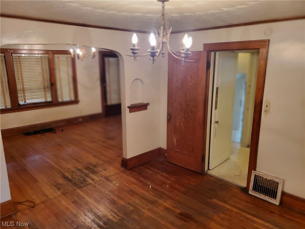 626 East Wilbeth Road Akron, OH 44306 - Photo 2 of 14 Gallery Image 2