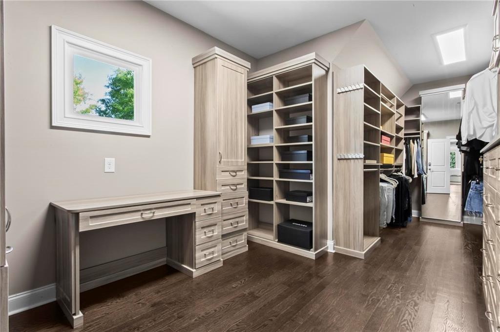 490 Belada Boulevard Atlanta, GA 30342 - Photo 21 of 42 a view of an empty room with a window