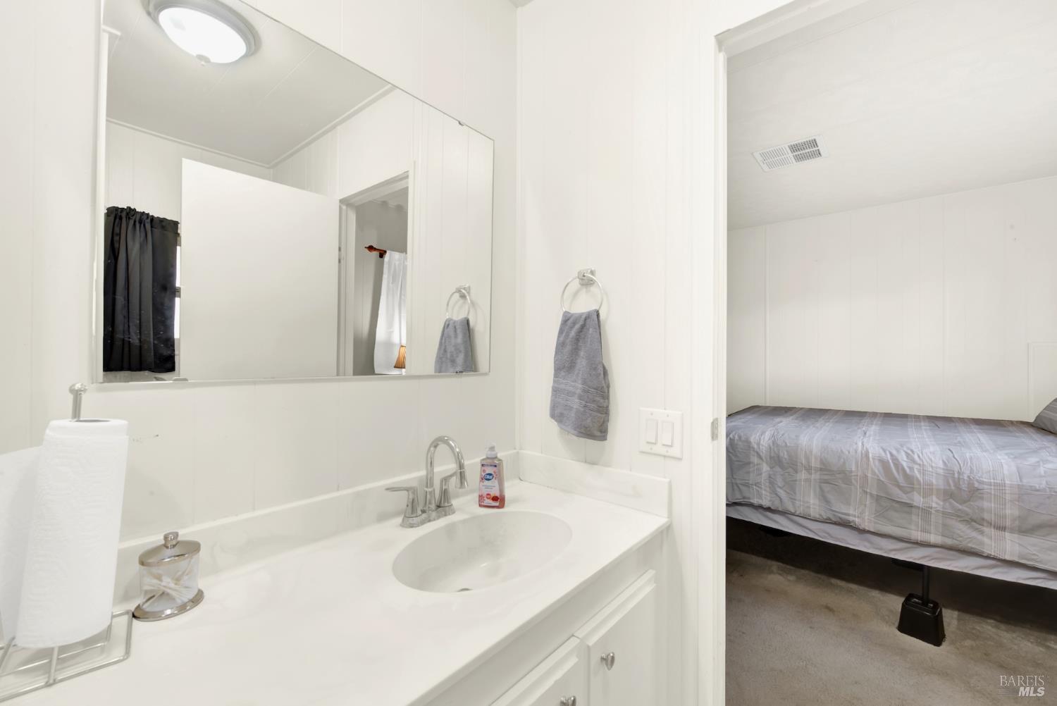 199 Lemon Tree Circle Vacaville, CA 95687 - Photo 30 of 56 2nd Bathroom