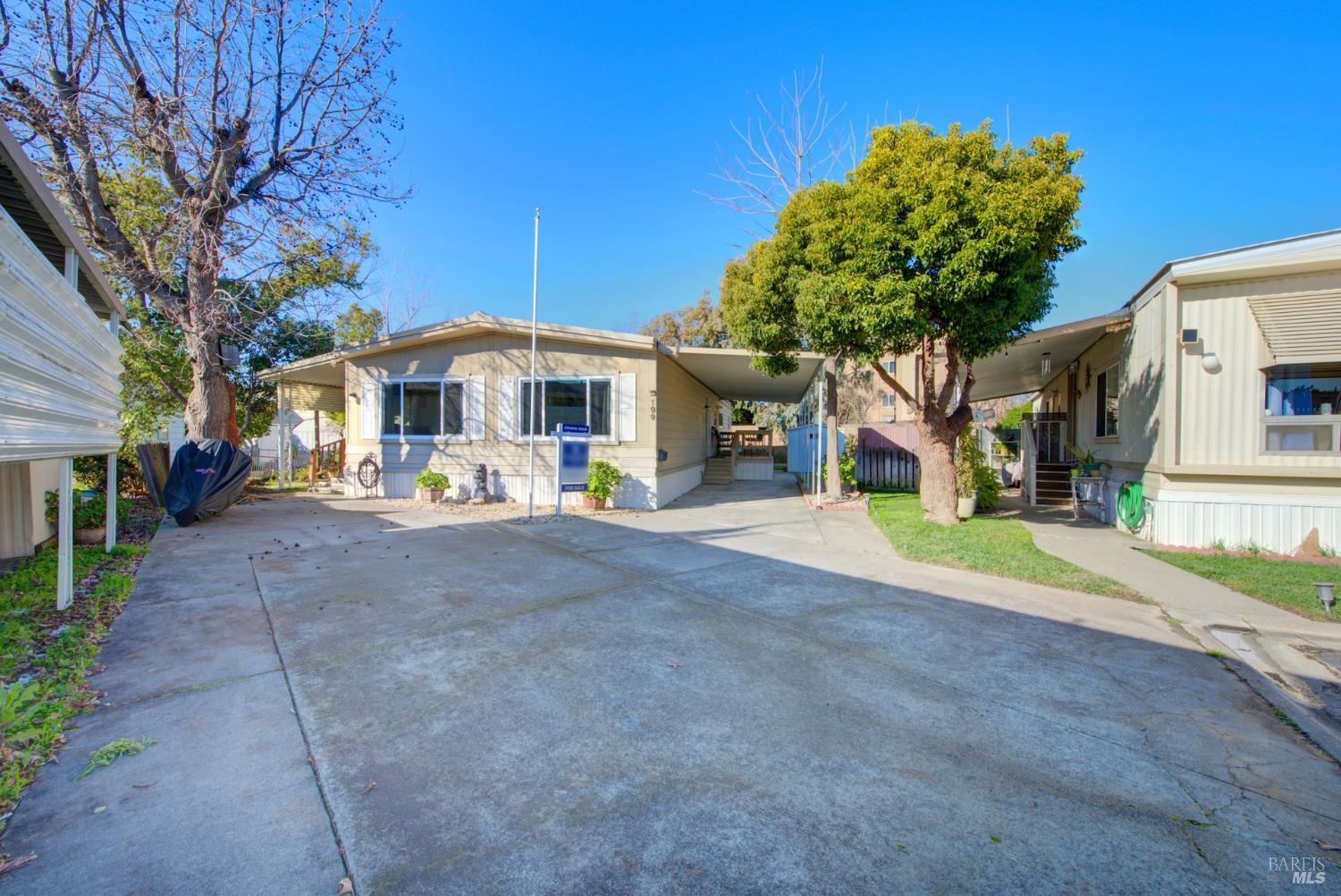 199 Lemon Tree Circle Vacaville, CA 95687 - Photo 4 of 56 One of the largest driveways in community