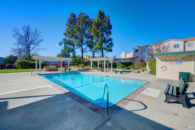 $158,000 | 199 Lemon Tree Circle, Vacaville, CA 95687