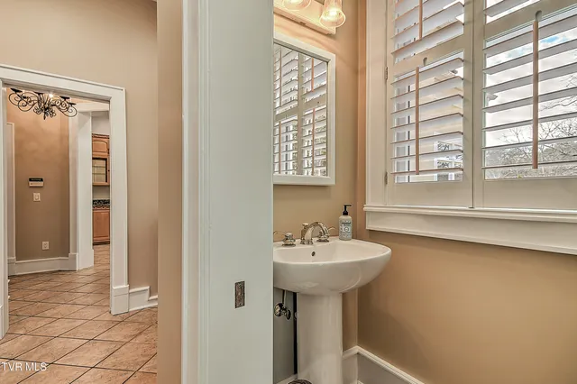 $1,850,000 | 408 Fairway Estates Drive, Blountville, TN 37617