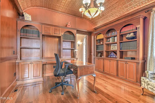 $1,850,000 | 408 Fairway Estates Drive, Blountville, TN 37617