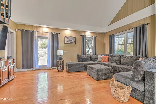 $1,850,000 | 408 Fairway Estates Drive, Blountville, TN 37617