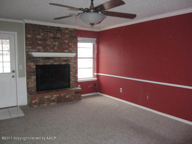 6215 Rutgers Street Amarillo, TX 79109 - Photo 4 of 11 Living Room