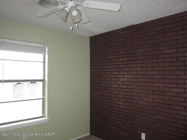 6215 Rutgers Street Amarillo, TX 79109 - Photo 8 of 11 Bedroom 3