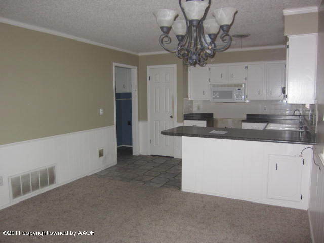 6215 Rutgers Street Amarillo, TX 79109 - Photo 10 of 11 dining room