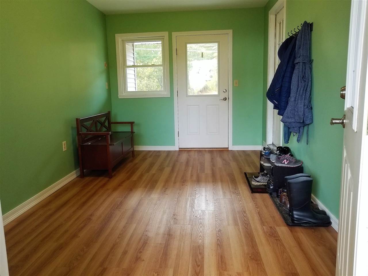 272 Lund Road Nashua, NH 03060 - Photo 2 of 17
