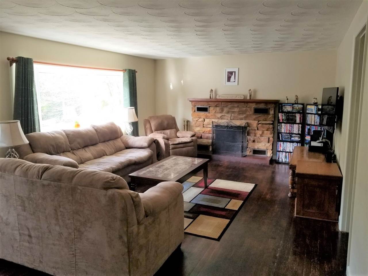 272 Lund Road Nashua, NH 03060 - Photo 5 of 17
