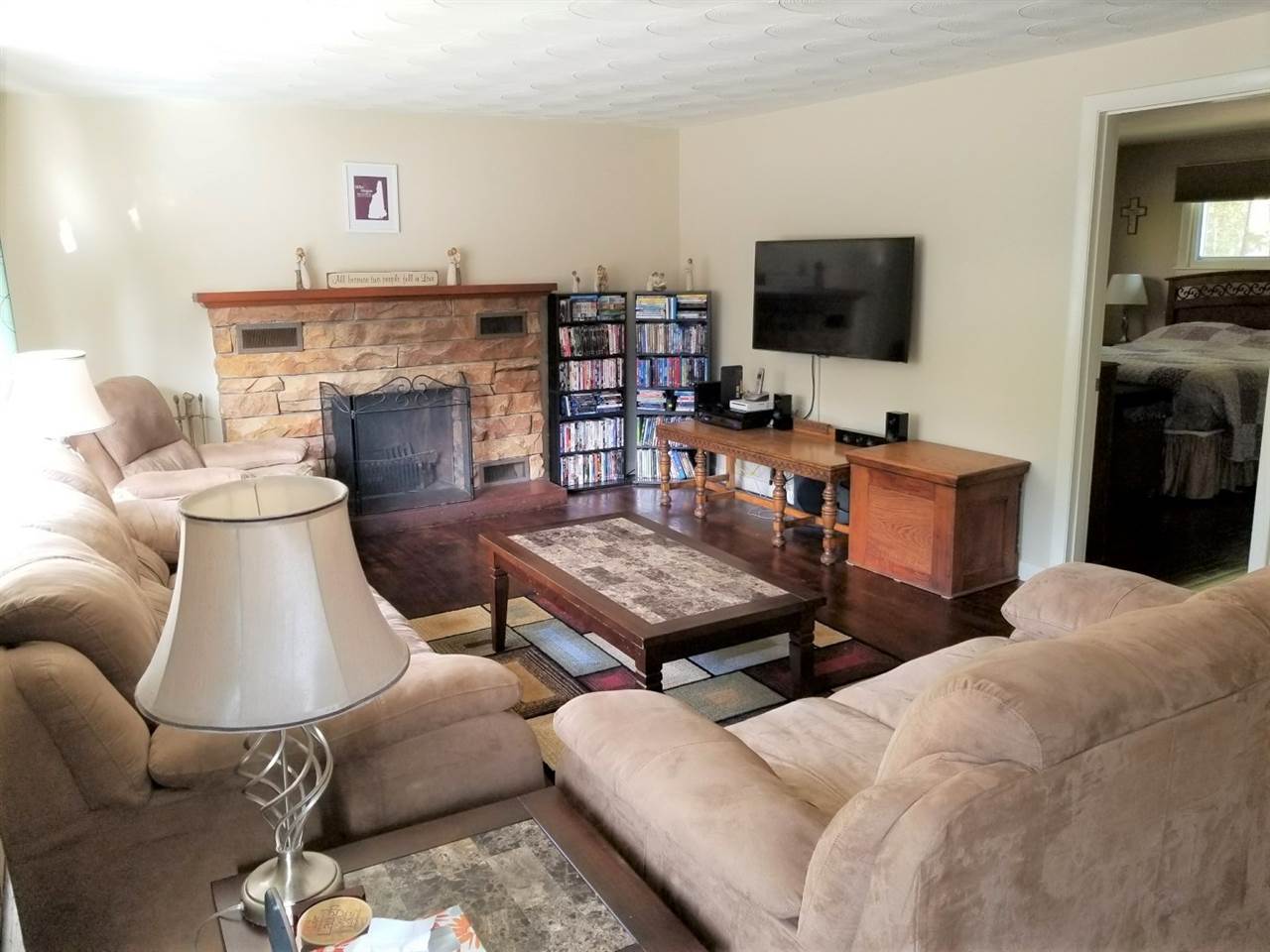 272 Lund Road Nashua, NH 03060 - Photo 6 of 17