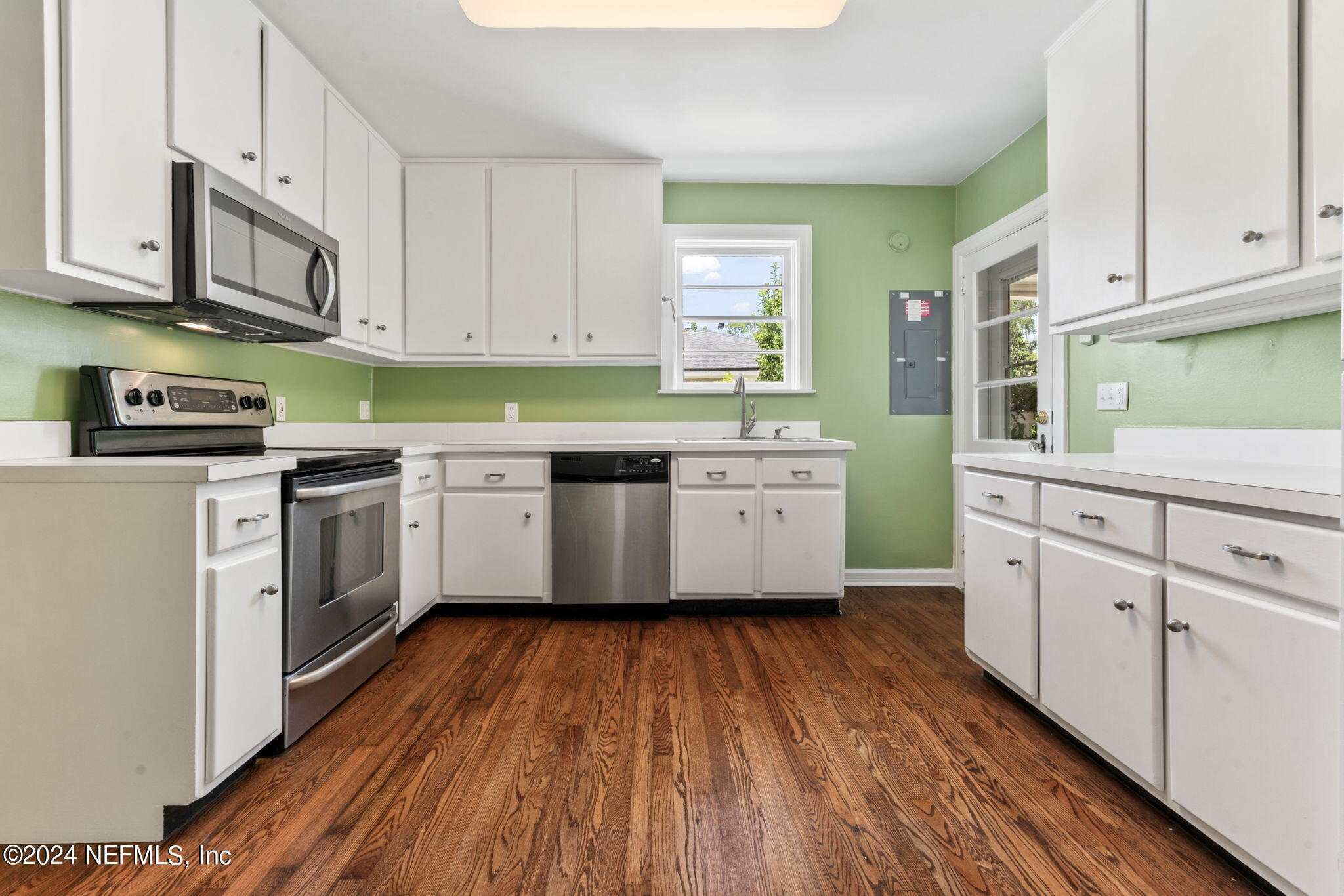 1326 Pinetree Road Jacksonville, FL 32207 - Photo 13 of 44 ISO_1326 Pinetree Rd_JAX FL_020