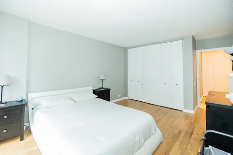 $275,000 | 4170 North Marine Drive, Unit 10D, Chicago, IL 60613