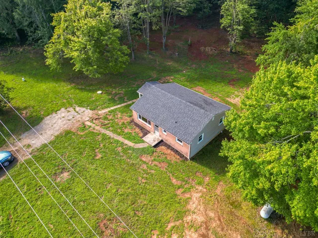 a house view with a outdoor space