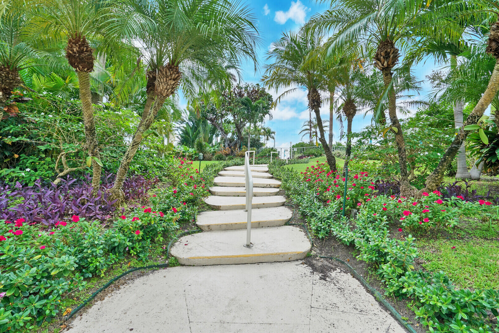 2505 South Ocean Boulevard, Unit 601 Palm Beach, FL 33480 - Photo 27 of 56 Entrance Pool