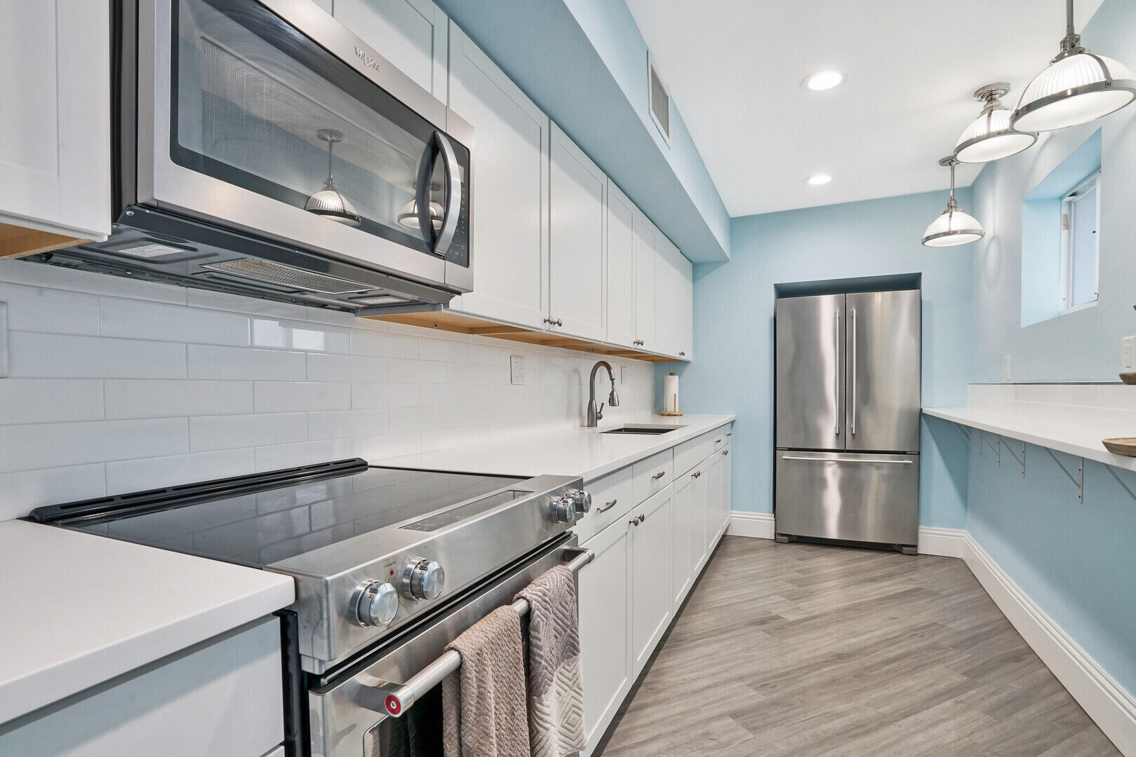 2505 South Ocean Boulevard, Unit 601 Palm Beach, FL 33480 - Photo 50 of 56 Club Kitchen