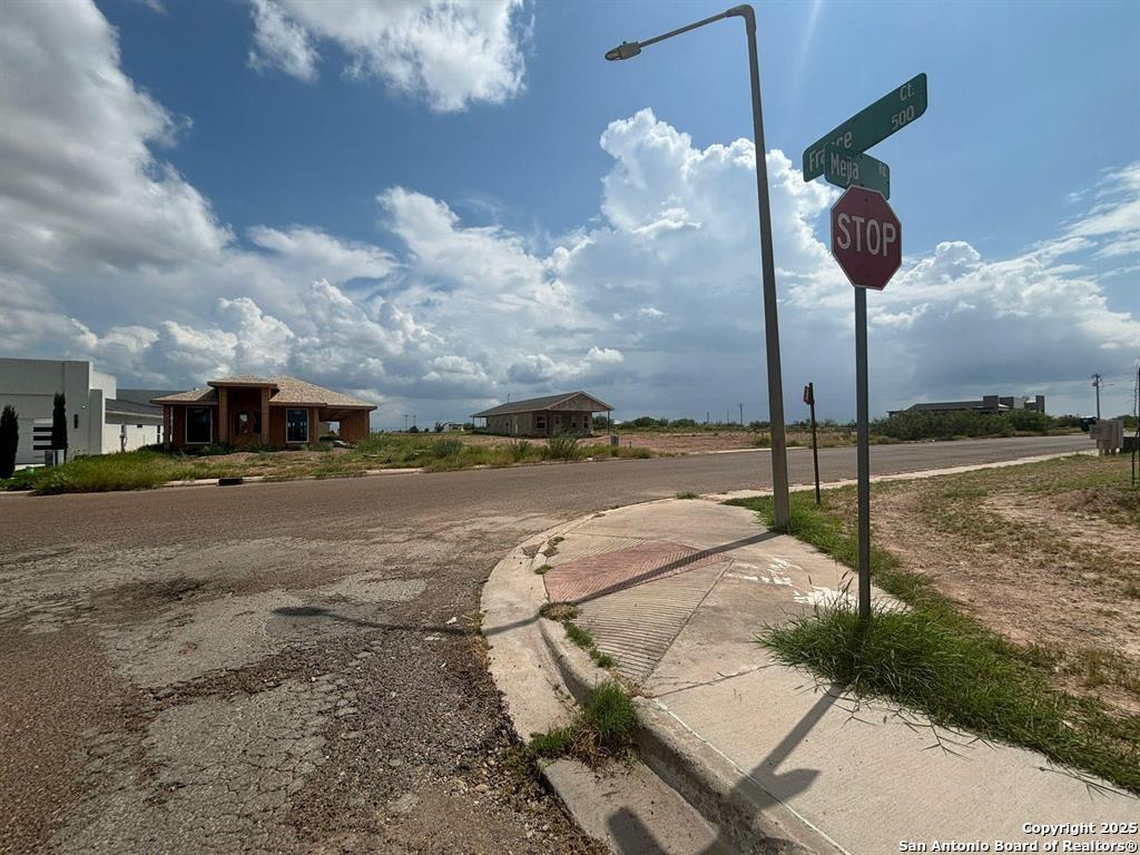 8215 Mejia Road Laredo, TX 78043 - Photo 14 of 14