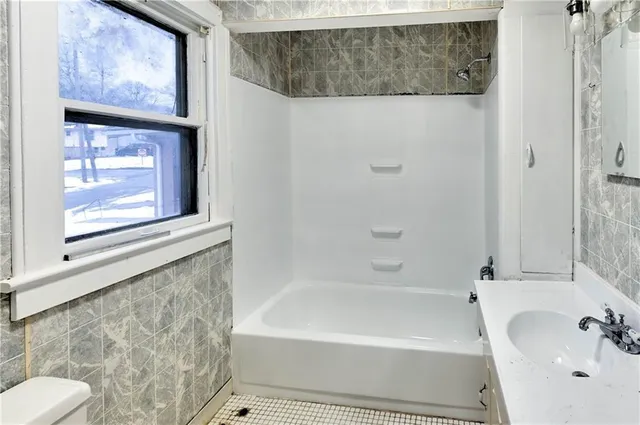 $184,000 | 1800 Oakland Avenue, Kansas City, KS 66102