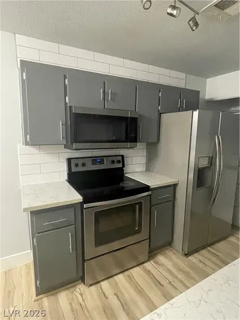 $1,670 | 466 East Sunset Road, Unit D, Henderson, NV 89011