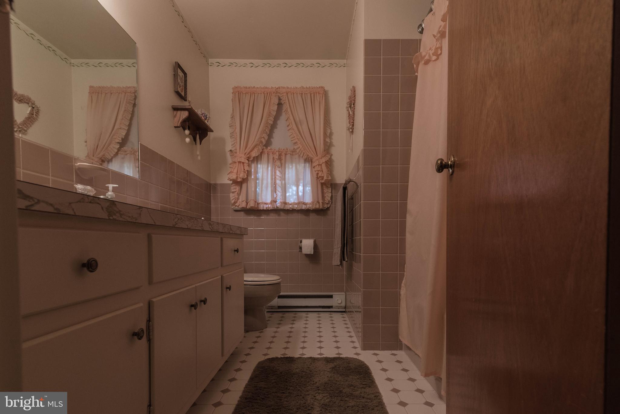 454 Smokepipe Road Souderton, PA 18964 - Photo 22 of 35 Full Hall bathroom