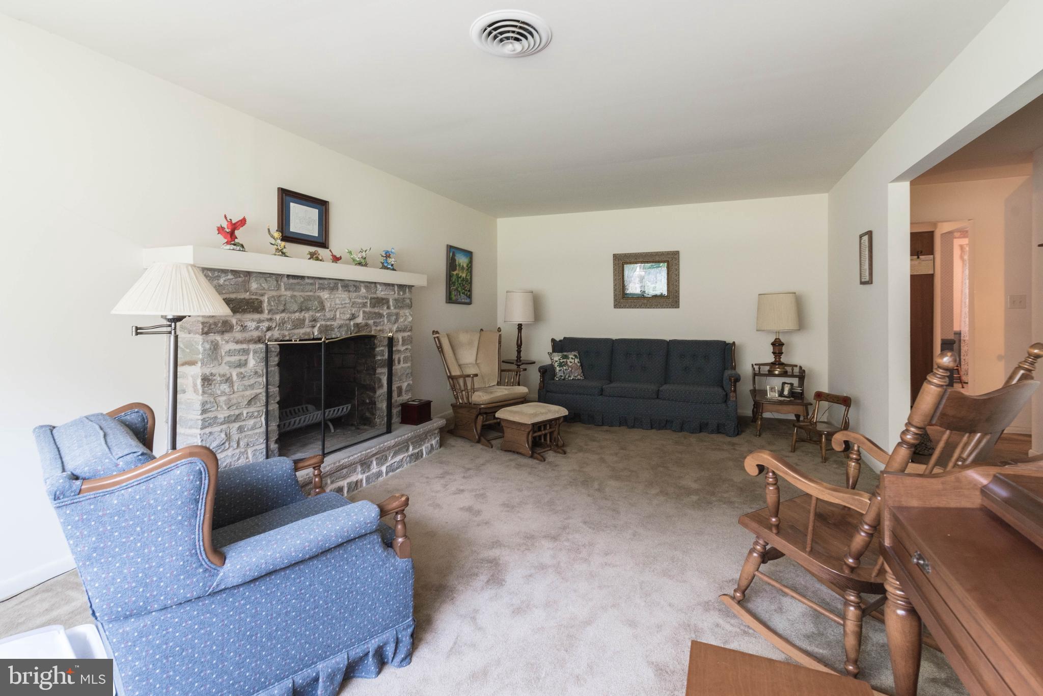 454 Smokepipe Road Souderton, PA 18964 - Photo 8 of 35 Large Living Room w/ hardwood floors under carpet