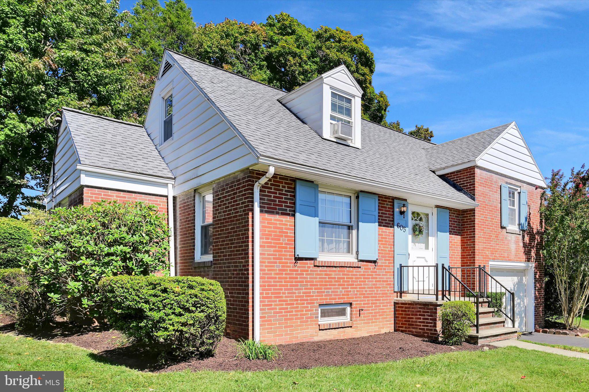 605 Meade Terrace Reading, PA 19607 - Photo 2 of 32 Gallery Image 2