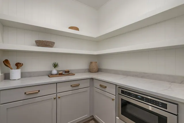 $789,900 | 7131 Alvie Lane, Bettendorf, IA 52722