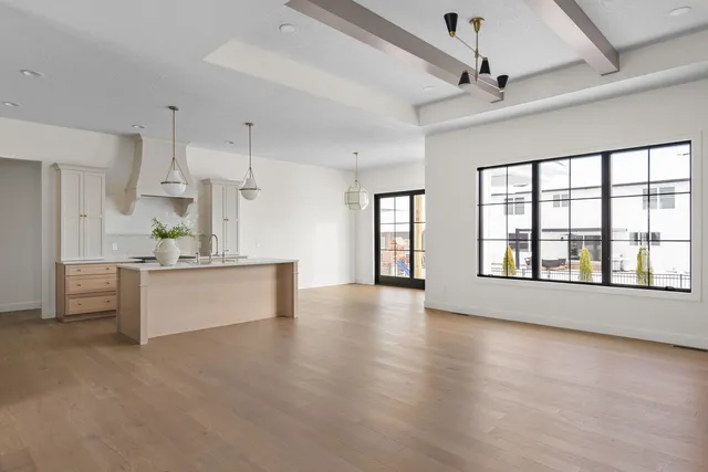 $789,900 | 7131 Alvie Lane, Bettendorf, IA 52722