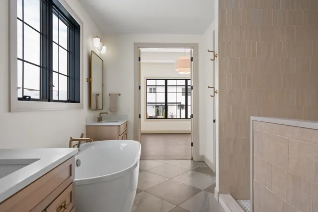 $789,900 | 7131 Alvie Lane, Bettendorf, IA 52722