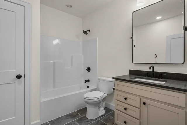 $789,900 | 7131 Alvie Lane, Bettendorf, IA 52722