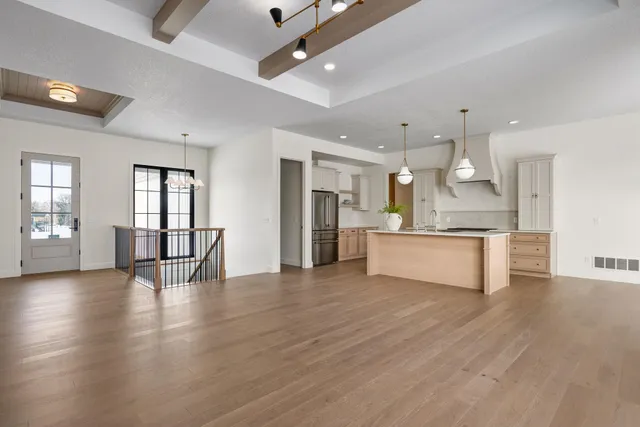 $789,900 | 7131 Alvie Lane, Bettendorf, IA 52722