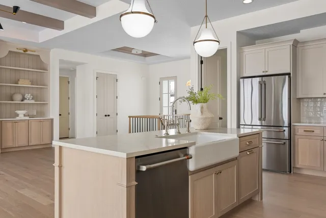 $789,900 | 7131 Alvie Lane, Bettendorf, IA 52722