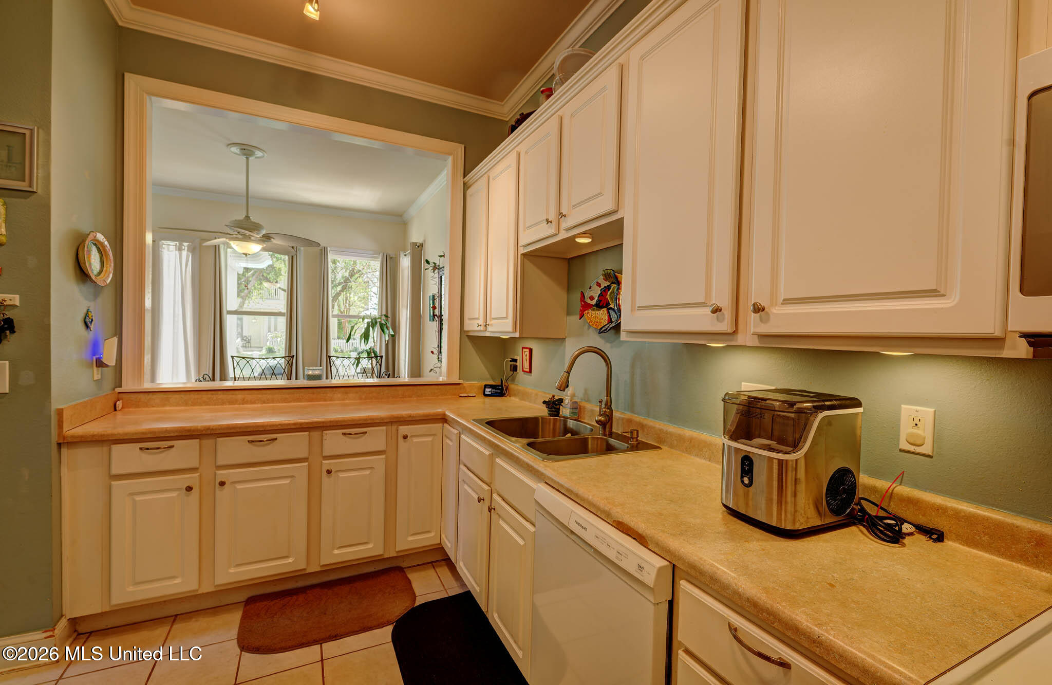 17 Chapel Hill Road Bay St. Louis, MS 39520 - Photo 12 of 30 20Interior01