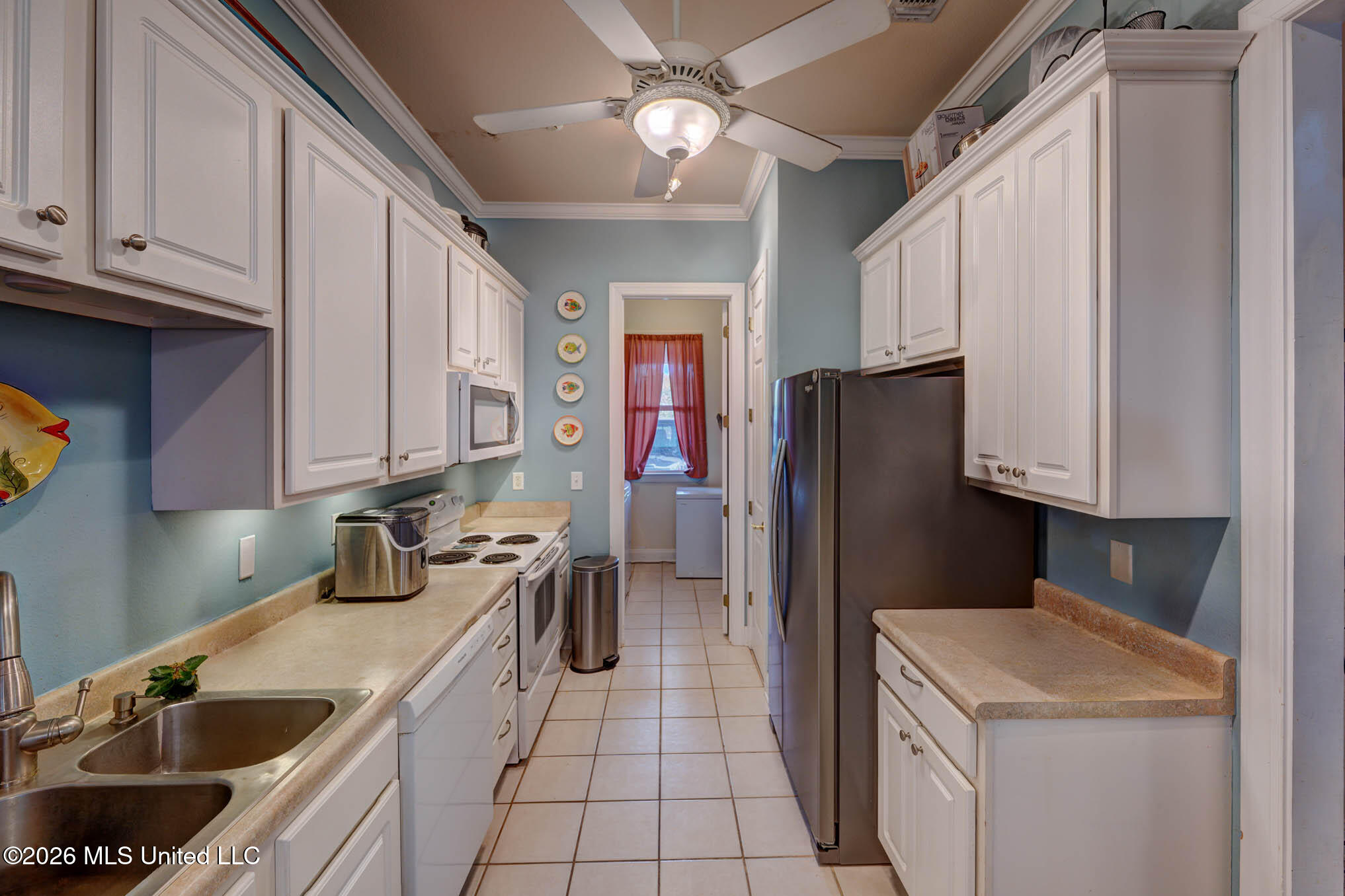 17 Chapel Hill Road Bay St. Louis, MS 39520 - Photo 14 of 33 10Interior01