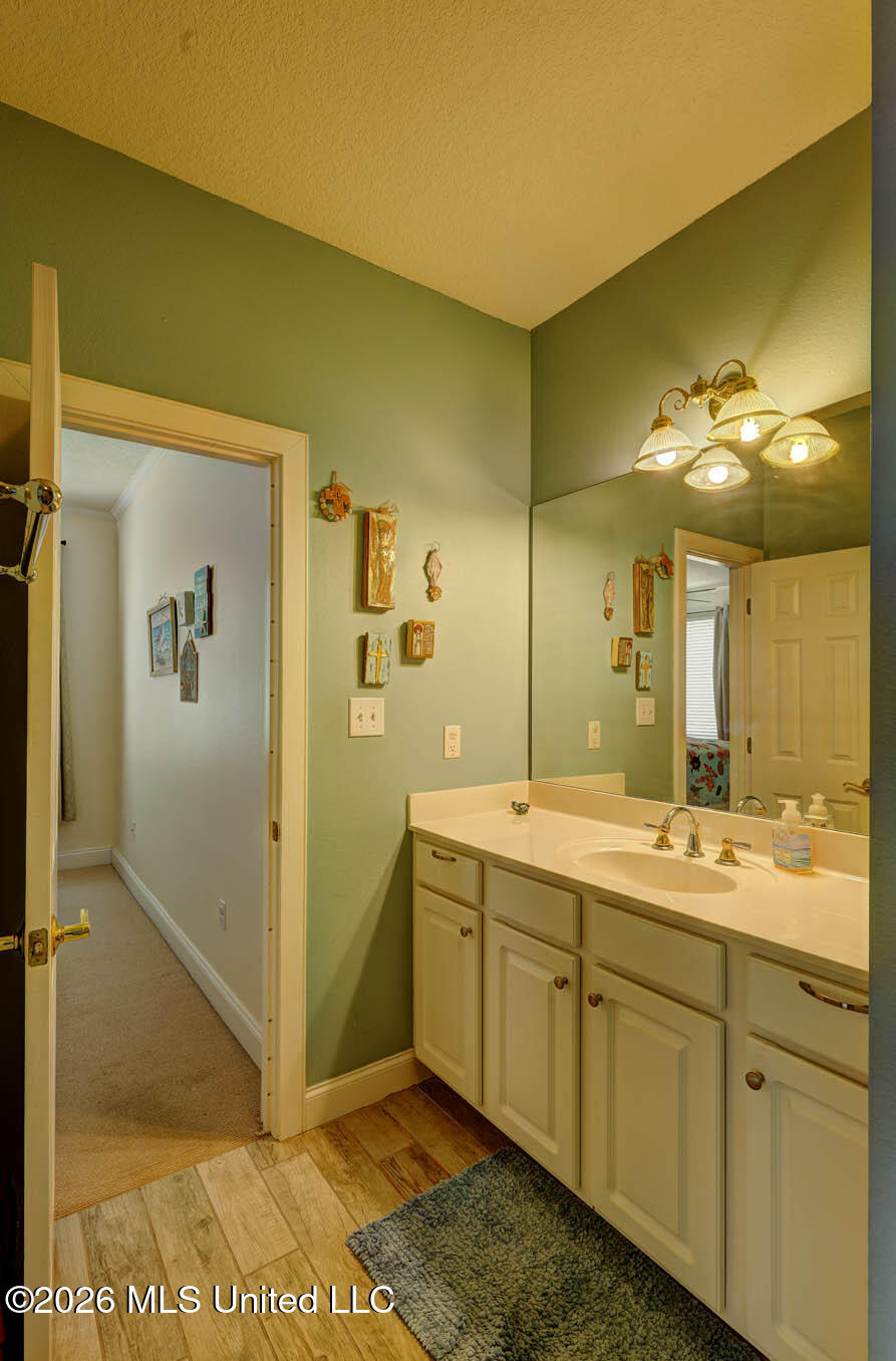 17 Chapel Hill Road Bay St. Louis, MS 39520 - Photo 24 of 30 34Interior01