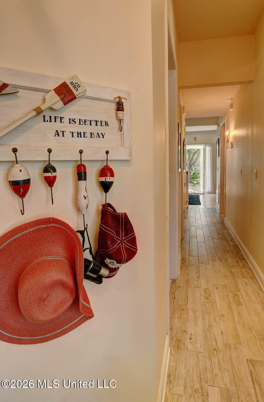 17 Chapel Hill Road Bay St. Louis, MS 39520 - Photo 7 of 30 31Interior01