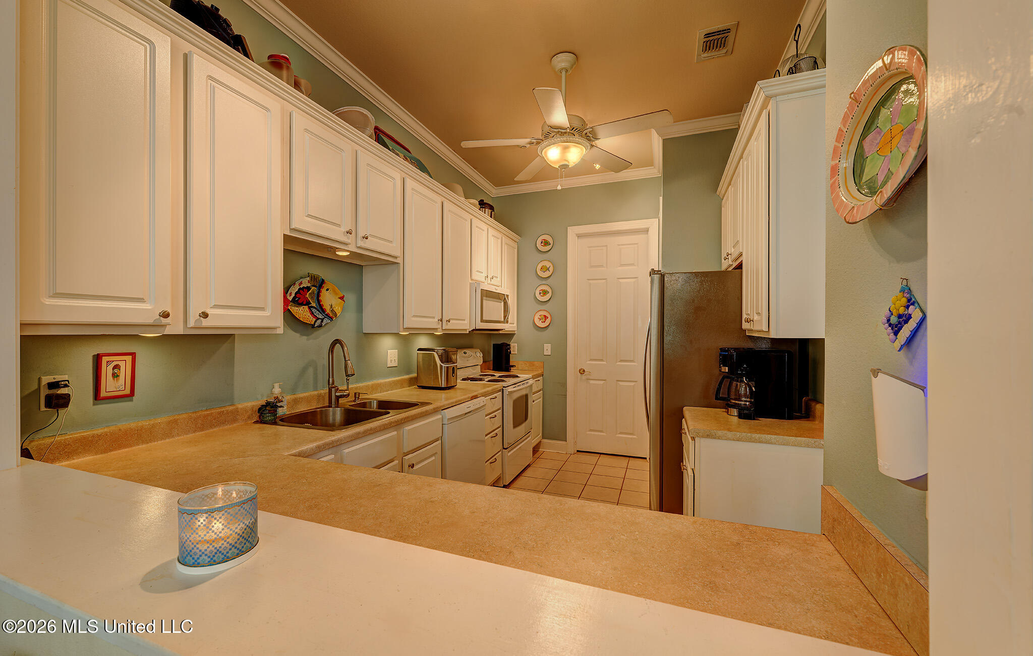 17 Chapel Hill Road Bay St. Louis, MS 39520 - Photo 9 of 30 17Interior01