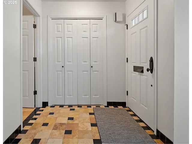 $379,900 | 417 Harris Lane, Oregon City, OR 97045