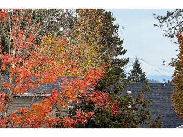 $360,000 | 417 Harris Lane, Oregon City, OR 97045