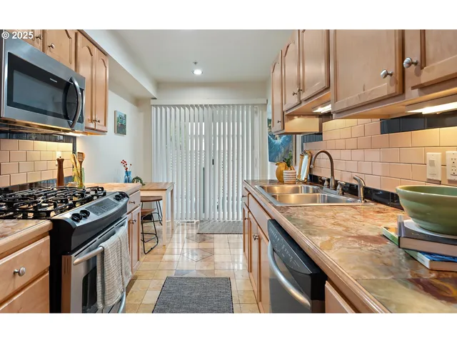 $379,900 | 417 Harris Lane, Oregon City, OR 97045