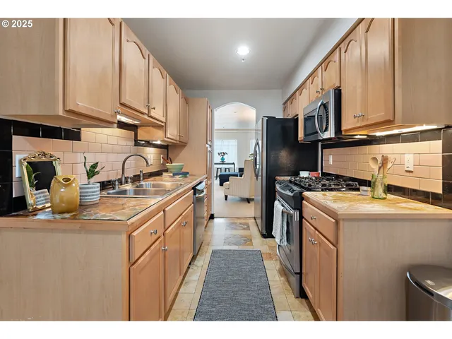 $379,900 | 417 Harris Lane, Oregon City, OR 97045