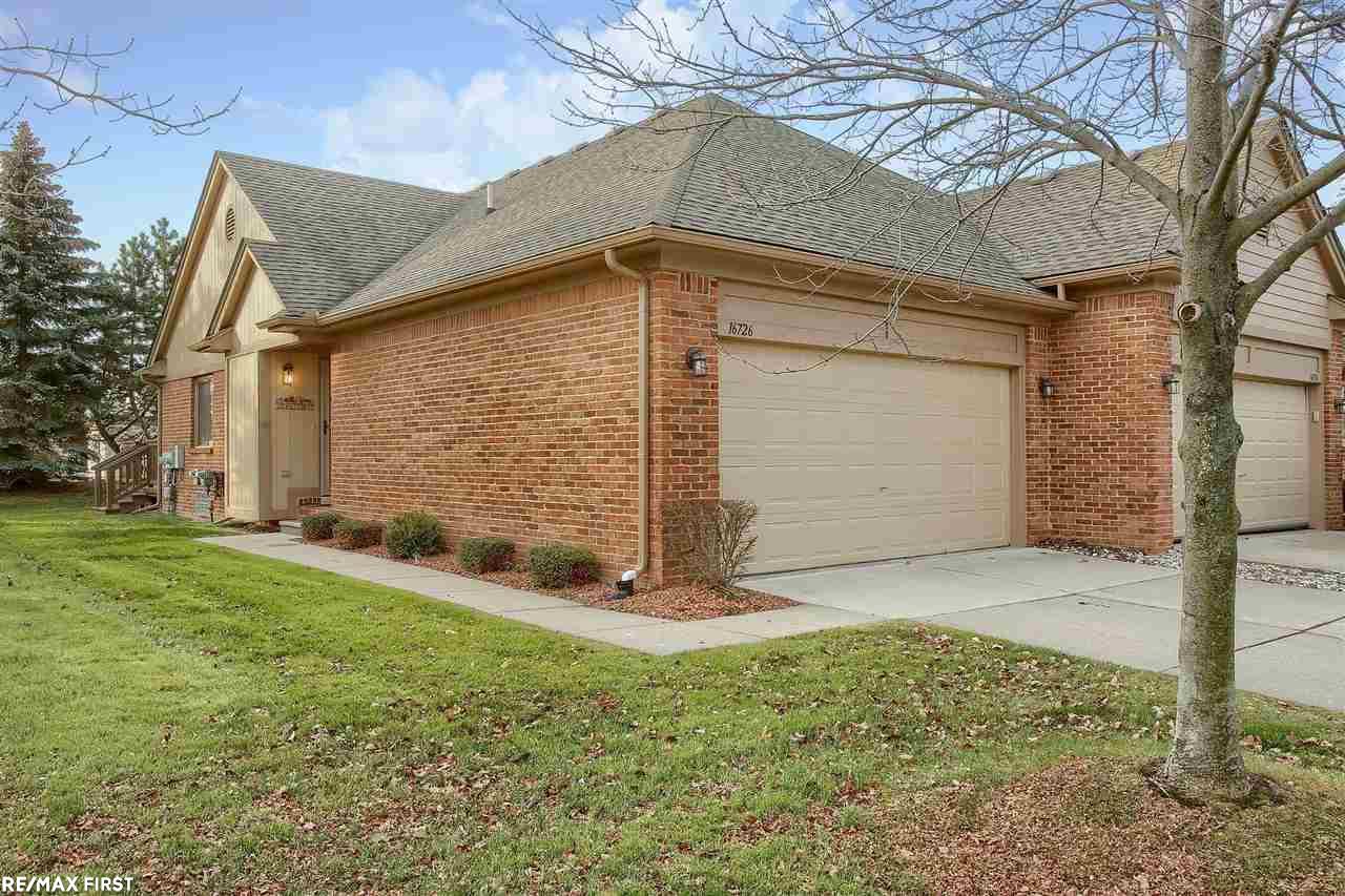 16726 Country Ridge Lane Macomb, MI 48044 - Photo 2 of 26 50062635-1.JPG