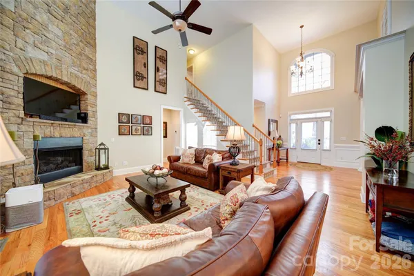 $800,000 | 4763 River Hills Drive, Denver, NC 28037