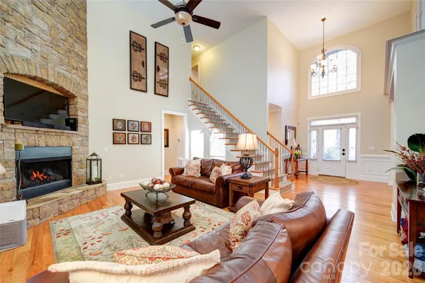 $800,000 | 4763 River Hills Drive, Denver, NC 28037