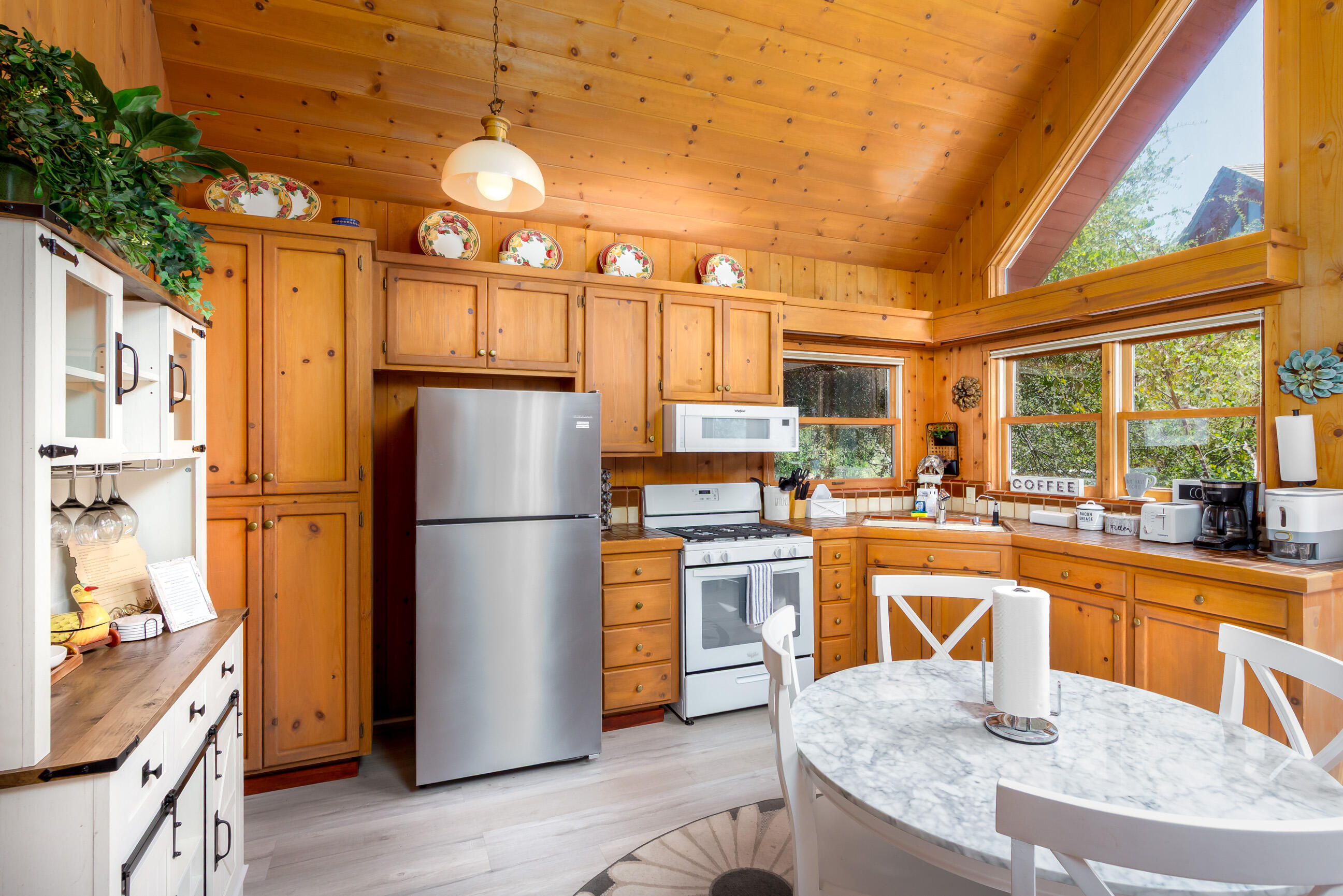 44575 South Fork Drive Three Rivers, CA 93271 - Photo 42 of 59 Guest Kitchen
