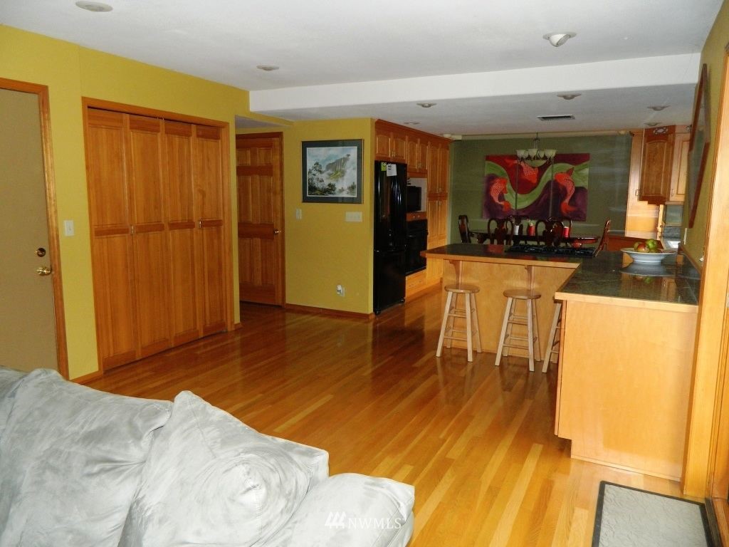 24201 16th Place Southeast Bothell, WA 98021 - Photo 4 of 6